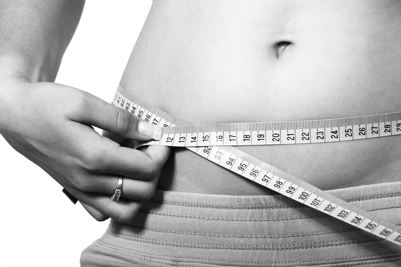 Huile de nigelle : comment l'utiliser pour mincir et perdre du ventre :  Femme Actuelle Le MAG